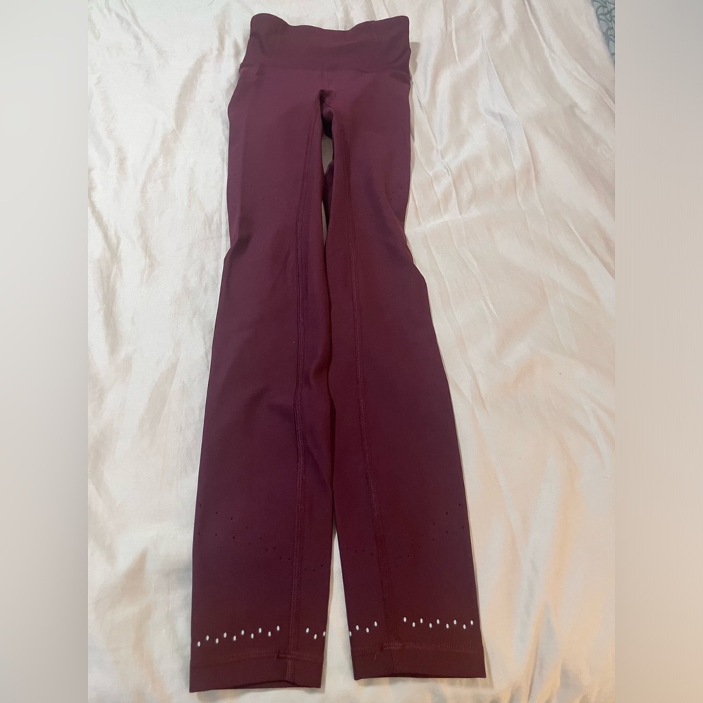 *NWOT* Lululemon Swift Speed Running Tight 28” - size 2, garnet